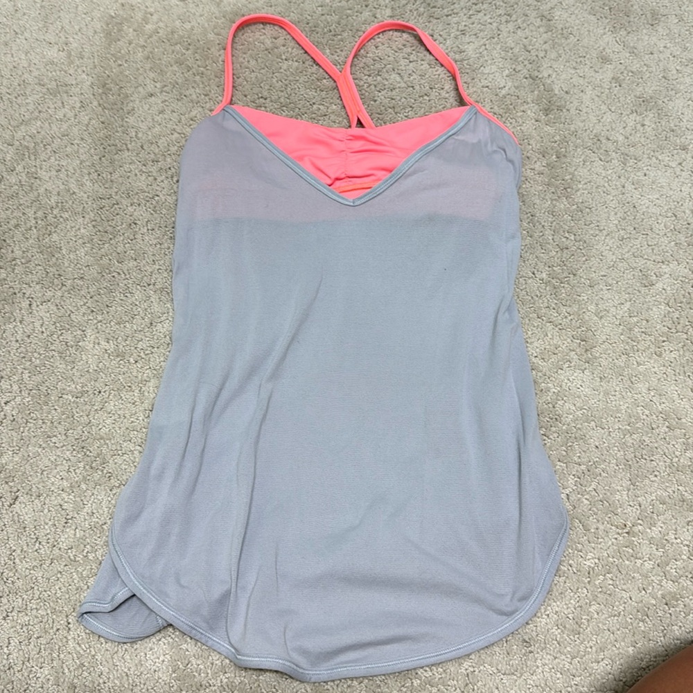 Lululemon women’s tank with built in bra